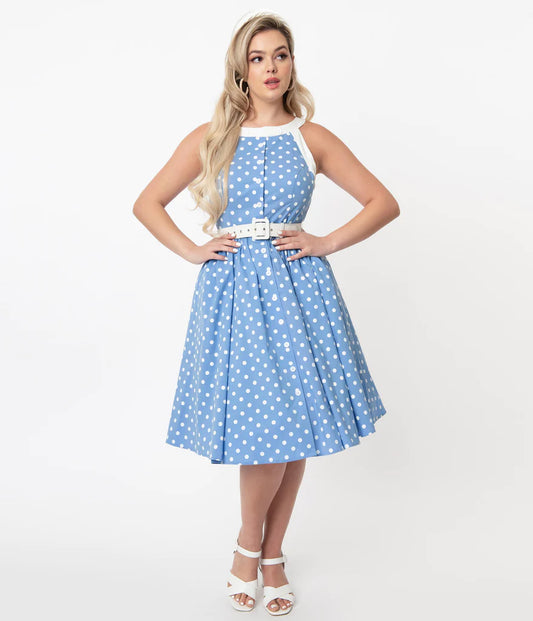 Summer dress with pockets. Has a 1940s and 1950s flare