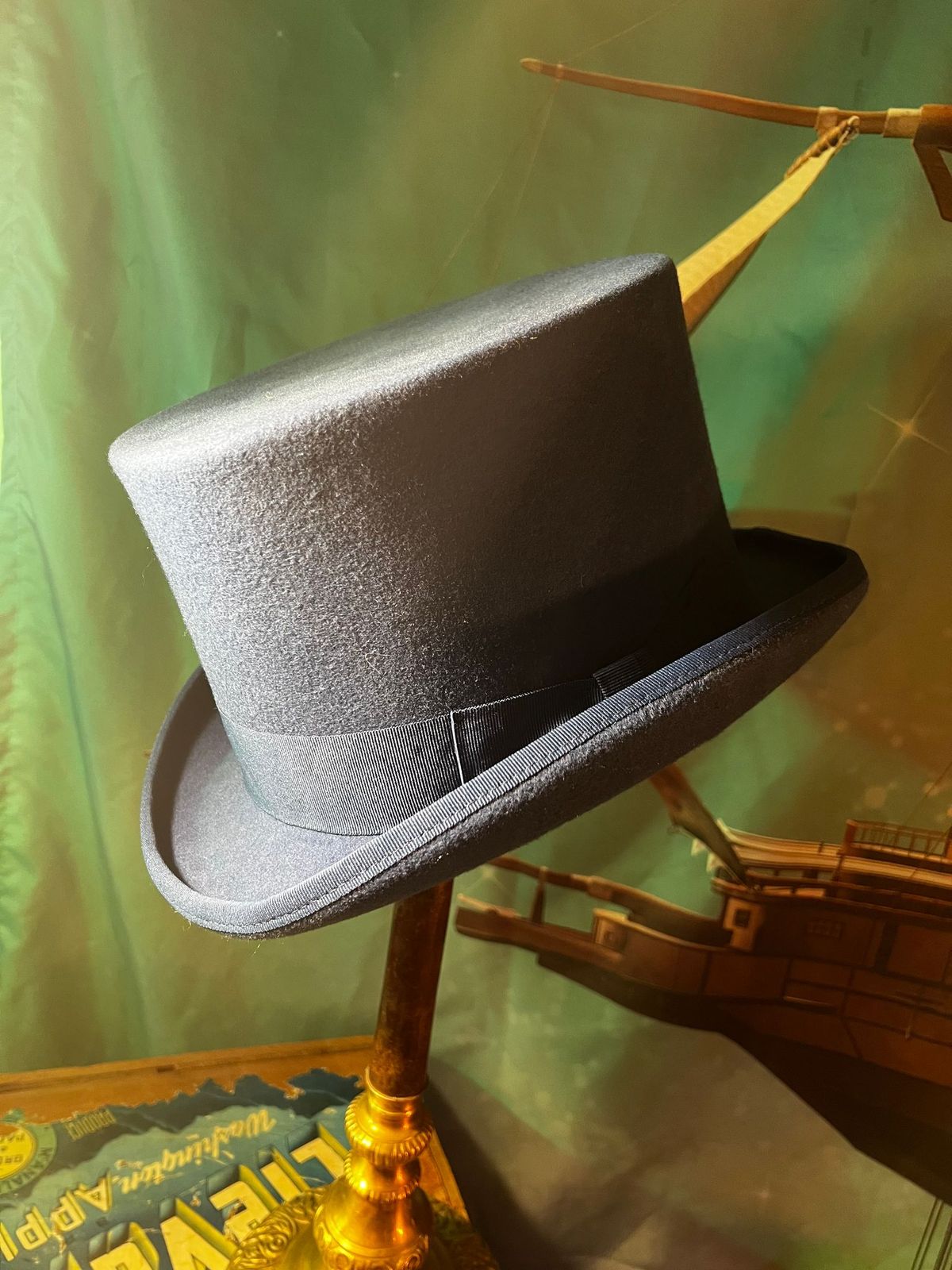  Top Hat with Victorian, gothic, bridgerton and steampunk flare